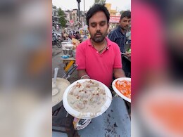 Viral Video: Delhi Vendor Sells Momos With Dry Fruits, Internet Questions His "Audacity" Viral Video: Delhi Vendor Sells Momos With Dry Fruits, Internet Questions His "Audacity"