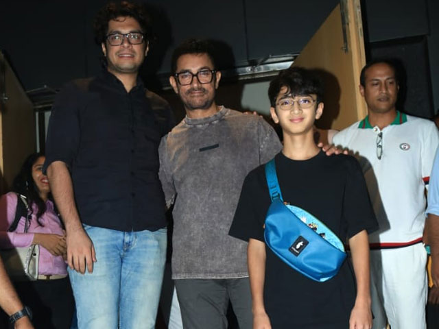 Aamir Khan Pictured With Sons Junaid And Azad