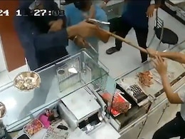 4 vs 1: Pune Jeweller Fights Armed Men, Foils Robbery Attempt With Stick