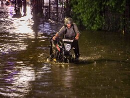 दिल्ली-NCR बारिश से कई इलाकों में जलभराव, इन रूट्स से जाने से बचें; देंखे ट्रैफिक एडवाइजरी दिल्ली-NCR बारिश से कई इलाकों में जलभराव, इन रूट्स से जाने से बचें; देंखे ट्रैफिक एडवाइजरी