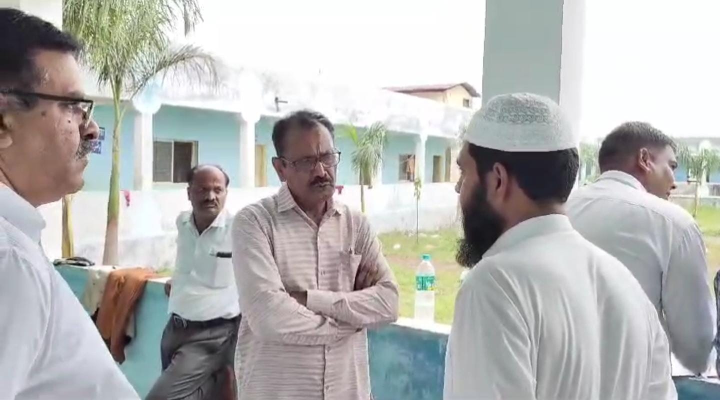 MP : स्कूल की आड़ में चल रहा था इतना बड़ा काम, नजारा देख उड़ गए टीम के होश&nbsp;