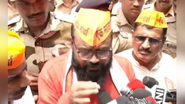 Maratha Reservation : 'आमच्या आंदोलनाचा शेवट शरद पवारांच्या घरावर'; फडणवीसांच्या भेटीनंतर केरेंचा हल्लाबोल
