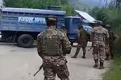 Anantnag Encounter: Jammu Kashmir में सुरक्षाबलों और आतंकियों के बीच मुठभेड़ में 2 जवान शहीद Anantnag Encounter: Jammu Kashmir में सुरक्षाबलों और आतंकियों के बीच मुठभेड़ में 2 जवान शहीद
