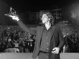 Locarno Film Festival 2024: स्टेज पर अवॉर्ड का नाम बोलने पर शाहरुख खान ने किया संघर्ष, फिर अपने ह्यूमर से यूं दिया जवाब Locarno Film Festival 2024: स्टेज पर अवॉर्ड का नाम बोलने पर शाहरुख खान ने किया संघर्ष, फिर अपने ह्यूमर से यूं दिया जवाब