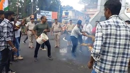 CG Politics: बजरंग सेना ने रोका था पूर्व CM भूपेश का काफिला तो कांग्रेस ने घड़ी चौक पर ऐसे जताया विरोध, हुई झड़प