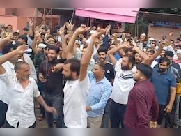 कालाडेरा फैक्ट्री हादसा: मजदूर के परिजनों ने चौमूं थाने के बाहर जमकर किया जमकर प्रदर्शन, आर्थिक मुआवजे की मांग पर अड़े