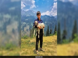 Indian Photographer Wins Big Award For Best Portrait With Budget iPhone Indian Photographer Wins Big Award For Best Portrait With Budget iPhone