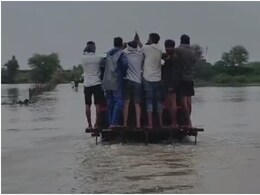 Rajasthan Rain: राजस्थान के टोंक में बारिश का कहर, मासी नदी उफान पर, पीपलू का अन्य कस्बों से संपर्क कटा Rajasthan Rain: राजस्थान के टोंक में बारिश का कहर, मासी नदी उफान पर, पीपलू का अन्य कस्बों से संपर्क कटा