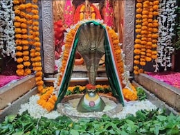 ओंकारेश्वर ज्योतिर्लिंग में मना आजादी का उत्सव, तिरंगे के रंगों से सजा भगवान ओंकार का दरबार ओंकारेश्वर ज्योतिर्लिंग में मना आजादी का उत्सव, तिरंगे के रंगों से सजा भगवान ओंकार का दरबार