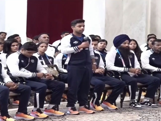 President Droupadi Murmu Meets Olympians