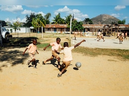 Sports Day 2024: अच्छा खाना ही नहीं हेल्दी और फिट रहने के लिए खेलना भी है जरूरी, जानिए वो पांच फायदे जो रखते हैं आपको मेंटली और फिजिकली फिट Sports Day 2024: अच्छा खाना ही नहीं हेल्दी और फिट रहने के लिए खेलना भी है जरूरी, जानिए वो पांच फायदे जो रखते हैं आपको मेंटली और फिजिकली फिट