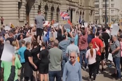 Over 400 People Arrested In Uk As Far-Right Riots Spread Over 400 People Arrested In Uk As Far-Right Riots Spread