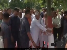Nitish Kumar Ties Rakhi To Tree On Raksha Bandhan Nitish Kumar Ties Rakhi To Tree On Raksha Bandhan