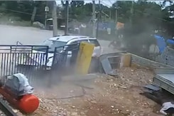 Speeding SUV Driven By Drunk Student Kills Pedestrian In Hyderabad Speeding SUV Driven By Drunk Student Kills Pedestrian In Hyderabad