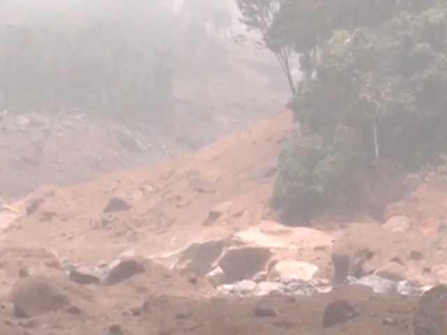 Wayanad Landslide: NDTV ने देखी मलबे से झांक रही इमारतें और हाहाकार मचाने वाले पत्थर Wayanad Landslide: NDTV ने देखी मलबे से झांक रही इमारतें और हाहाकार मचाने वाले पत्थर