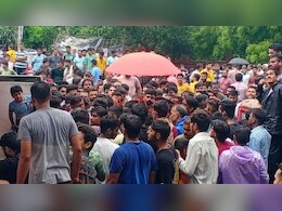 राजस्थान में मंदिर के बाहर गोवंश के अवशेष मिलने से हंगामा, धरने पर बैठे BJP सांसद