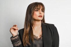 कैंसर का दर्द भूल बारिश में मस्ती करती दिखीं Hina khan, लुक देख फैंस ने की जमकर तारीफ़ कैंसर का दर्द भूल बारिश में मस्ती करती दिखीं Hina khan, लुक देख फैंस ने की जमकर तारीफ़