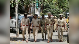 आधी 5 कोटी आता 13 लाखाची रोकड जप्त, पुण्यात झाली कारवाई