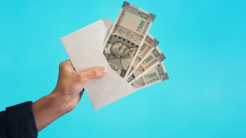 Saving Tips: हर महीने सैलरी से मोटी बचत करना है? तो आज ही खुलवाएं ये तीन बैंक अकाउंट, जानें आसान तरीका