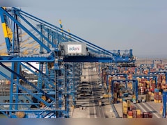 फिच ने अदाणी ग्रुप में जताया भरोसा, APSEZ समेत इन तीन कंपनियों का आउटलुक 'स्टेबल' किया