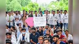 आज से अस्पताल में OPD सेवाएं बंद, कोलकाता की घटना को लेकर हड़ताल पर डॉक्टर