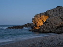 UK Girl Discovers Dinosaur Footprints While Walking On Beach: "Cool And Exciting" UK Girl Discovers Dinosaur Footprints While Walking On Beach: "Cool And Exciting"