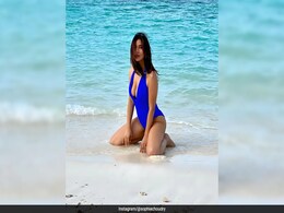 Sophie Choudry's "Monday Blues" Are Chic On A Tuesday Too In A Swimsuit Of "Summer Hues" Sophie Choudry's "Monday Blues" Are Chic On A Tuesday Too In A Swimsuit Of "Summer Hues"