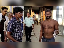 "डॉक्टर साहेब इसी ने काटा है..." : जब जिंदा सांप हाथ में लेकर अस्पताल पहुंचा शख्स, मच गया हड़कंप "डॉक्टर साहेब इसी ने काटा है..." : जब जिंदा सांप हाथ में लेकर अस्पताल पहुंचा शख्स, मच गया हड़कंप