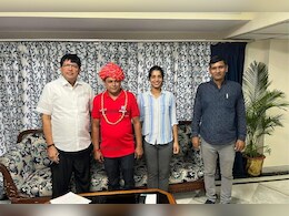 Rajasthan Politics: सांसद के ड्राइवर को मिलेगा MLA का टिकट! मुरारीलाल मीणा की बेटी ने सोशल मीडिया पर किया पोस्ट Rajasthan Politics: सांसद के ड्राइवर को मिलेगा MLA का टिकट! मुरारीलाल मीणा की बेटी ने सोशल मीडिया पर किया पोस्ट