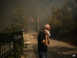 Thousands Flee Their Homes After Wildfires Bear Down On Greek Capital Thousands Flee Their Homes After Wildfires Bear Down On Greek Capital