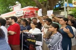 Massive Protest At Mumbai Hospital Day After Woman Doctor Assaulted Massive Protest At Mumbai Hospital Day After Woman Doctor Assaulted