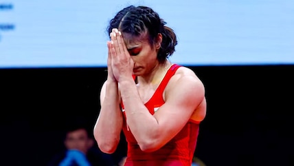 Vinesh Phogat Disqualified: ओलंपिक से विनेश फोगाट अयोग्य घोषित, फाइनल नहीं खेल पाएंगी
