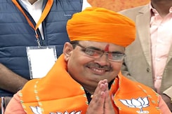 पूर्व राज्यपाल Kalraj Mishra को विदाई, Cm Bhajan Lal Sharma सहित कई मंत्री एयरपोर्ट पर मौजूद. पूर्व राज्यपाल Kalraj Mishra को विदाई, Cm Bhajan Lal Sharma सहित कई मंत्री एयरपोर्ट पर मौजूद.