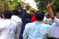 Manish Sisodia Bail: Bail की ख़बर के बाद Manish Sisodia के घर बज रहे हैं ढोल, झूम रहे हैं AAP Workers Manish Sisodia Bail: Bail की ख़बर के बाद Manish Sisodia के घर बज रहे हैं ढोल, झूम रहे हैं AAP Workers