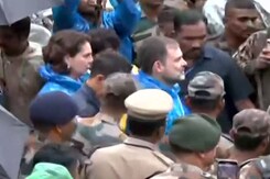 वायनाड में ग्राउंड जीरो पर पहुंचे राहुल और प्रियंका गांधी, स्थिति का लिया जायजा वायनाड में ग्राउंड जीरो पर पहुंचे राहुल और प्रियंका गांधी, स्थिति का लिया जायजा