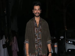 Sunny Kaushal Reviews Rumoured Girlfriend Sharvari's <i>Vedaa</i>: "You Are Life Of The Film" Sunny Kaushal Reviews Rumoured Girlfriend Sharvari's <i>Vedaa</i>: "You Are Life Of The Film"