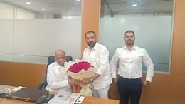बंडखोरी होणार? महायुतीतील मंत्र्याचा पुतण्या आमदारकीसाठी शरद पवारांकडे