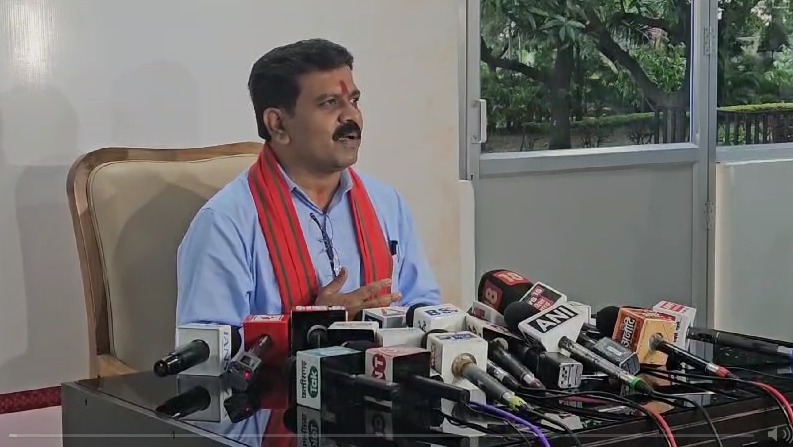 पत्रकारों की गिरफ्तारी पर डिप्टी CM का बयान आया सामने, बोले- होगी जांच, जानें पूरा मामला  