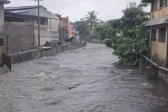 Heavy Rain in Ajmer: आफत की बारिश, घरों से निकलना हुआ मुश्किल, डूबे पुलिस कर्मियों के वाहन