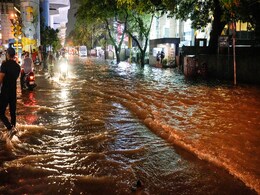 भारी बारिश से दिल्ली बेहाल, तस्वीरों में देखिए देश की राजधानी का हाल भारी बारिश से दिल्ली बेहाल, तस्वीरों में देखिए देश की राजधानी का हाल