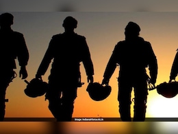 IAF अधिकाऱ्याची वरिष्ठांविरोधात लैंगिक शोषणाची तक्रार, ओरल....साठी बळजबरी केल्याचा आरोप IAF अधिकाऱ्याची वरिष्ठांविरोधात लैंगिक शोषणाची तक्रार, ओरल....साठी बळजबरी केल्याचा आरोप