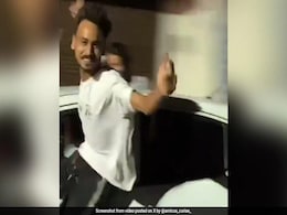 वो 25 मिनट बेहद डरावने थे... मूवी देखकर लौट रही लड़कियों से हल्द्वानी में छेड़छाड़, VIDEO में बताई आपबीती वो 25 मिनट बेहद डरावने थे... मूवी देखकर लौट रही लड़कियों से हल्द्वानी में छेड़छाड़, VIDEO में बताई आपबीती