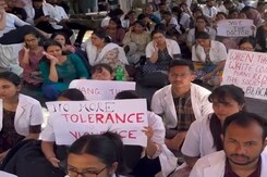 Kolkata Rape Murder Case में 30-35 Interns, Trainee Doctors से CBI करेगी पूछताछ Kolkata Rape Murder Case में 30-35 Interns, Trainee Doctors से CBI करेगी पूछताछ