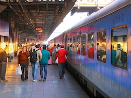 रेल्वेमध्ये सामान हरवलं तर मिळेल परत, 'या' पद्धतीनं करा काही मिनिटांमध्ये उपाय रेल्वेमध्ये सामान हरवलं तर मिळेल परत, 'या' पद्धतीनं करा काही मिनिटांमध्ये उपाय