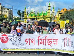 Drunk Civic Volunteer In Kolkata Rams Bike Into RG Kar Protester, Arrested Drunk Civic Volunteer In Kolkata Rams Bike Into RG Kar Protester, Arrested