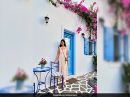 Follow Sameera Reddy's Lead And Go To Greece For A "Solo Holiday Without Kids" Follow Sameera Reddy's Lead And Go To Greece For A "Solo Holiday Without Kids"