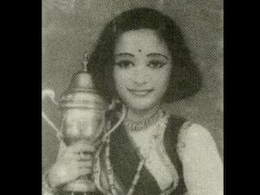 इस एक्ट्रेस को देख धड़क जाता था सलमान, शाहरुख, संजय दत्त का दिल, करियर के पीक पर बन गई थीं परफेक्ट हाउसवाइफ...पहचाना क्या? इस एक्ट्रेस को देख धड़क जाता था सलमान, शाहरुख, संजय दत्त का दिल, करियर के पीक पर बन गई थीं परफेक्ट हाउसवाइफ...पहचाना क्या?