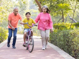 बच्चों को जरूर सीखनी चाहिए दादा-दादी की ये 5 आदतें, माता-पिता नन्हे-मुन्नों में डाल सकते हैं ये गुण 