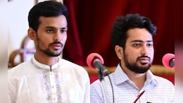 शेख हसीना यांच्या सत्तेला 26 वर्षांच्या दोन तरुणांनी लावला सुरुंग, सरकार बदलताच मिळालं मोठं बक्षीस
