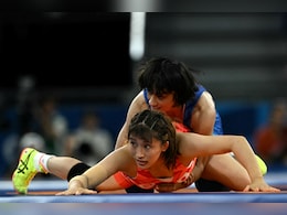 Vinesh Phogat: काही सेकंद दूर होता पराभव, विनेशनं वर्ल्ड चॅम्पियनला हरवत जगाला केलं थक्क! Video Vinesh Phogat: काही सेकंद दूर होता पराभव, विनेशनं वर्ल्ड चॅम्पियनला हरवत जगाला केलं थक्क! Video